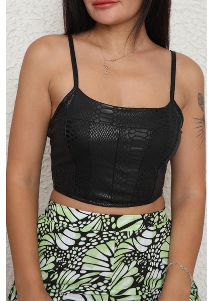 Siyah Deri Görünümlü Kumaş Crop