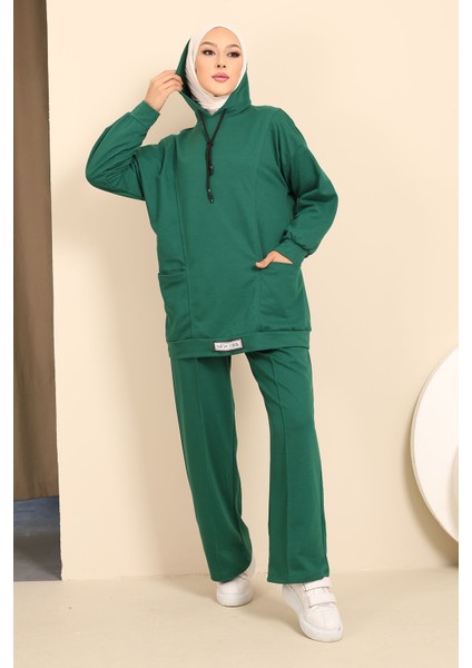 Zümrüt Yeşili Önü Etiketli İki İplik Tesettür Takım modelleri