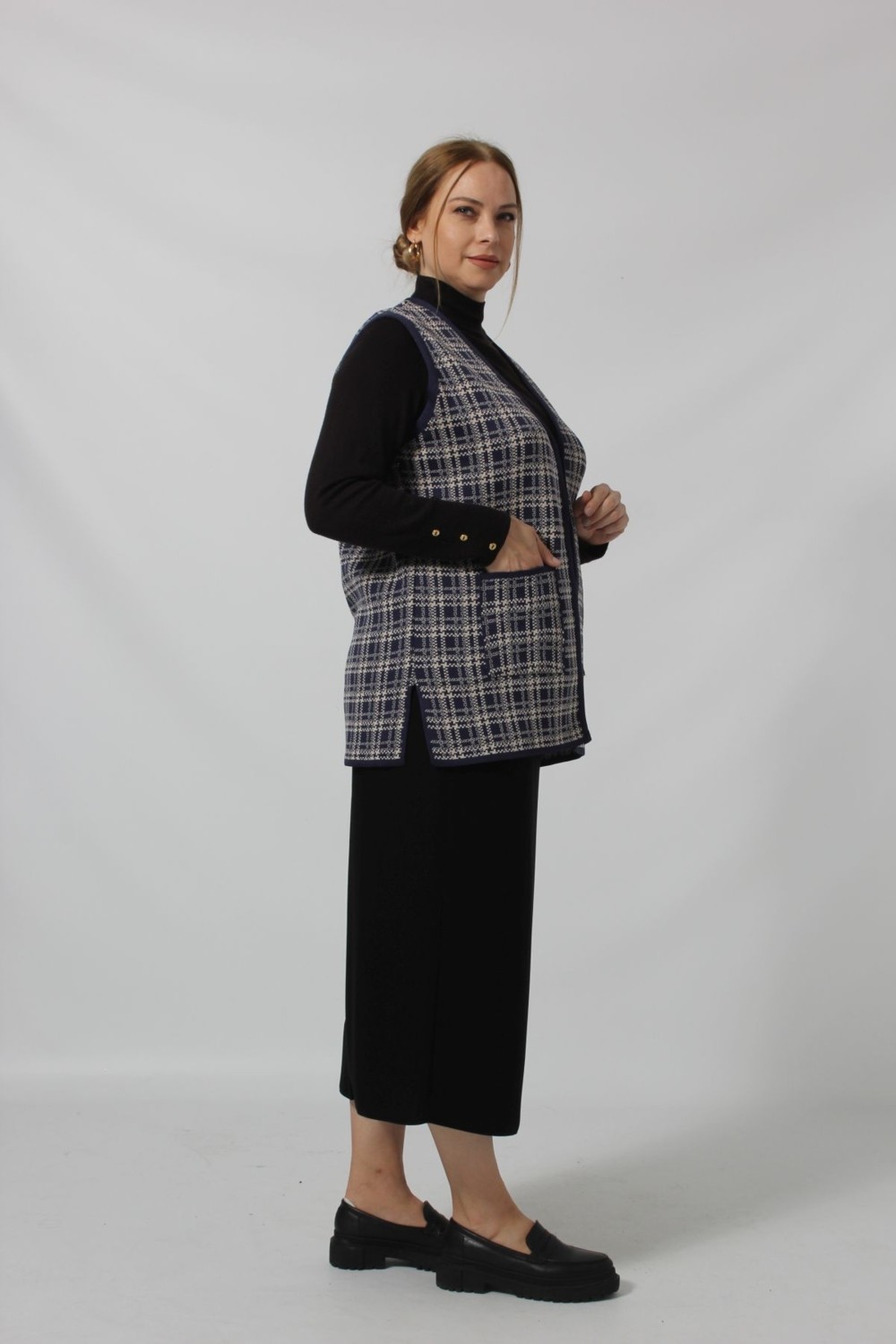 Moda Berray Y566 Lacivert-Krem Kareli Cepli Mevsimlik Anne Yelek görsel 3