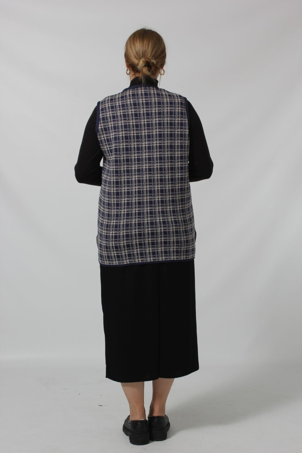 Moda Berray Y566 Lacivert-Krem Kareli Cepli Mevsimlik Anne Yelek görsel 4