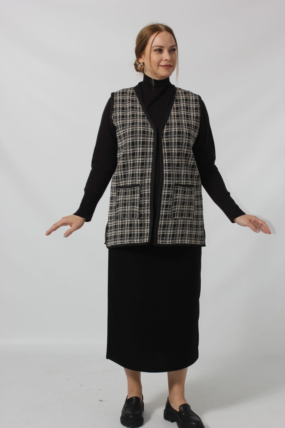 Moda Berray Y466 Siyah-Krem Kareli Cepli Mevsimlik Anne Yelek