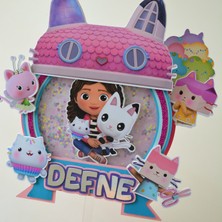 Gabby Dollhouse Temalı Kız Çocuk Doğum Günü Süsü Gabby Pasta Süsü Parti Malzemesi Cake Topper (18x22cm)