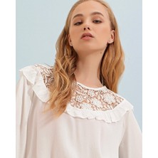 Leilaa Esq Dantel Detaylı Bluz Beyaz - M