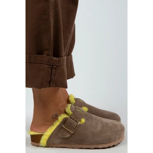 Zeta Kürklü Kadın Hakiki Deri Kemerli Tokalı Renkli Kürklü Vizon Sarı Terlik