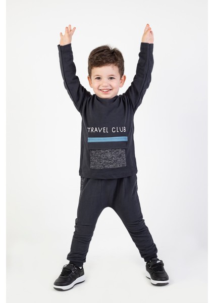 Erkek Çocuk Travel Club Baskılı Eşofman Takımı fırsatları