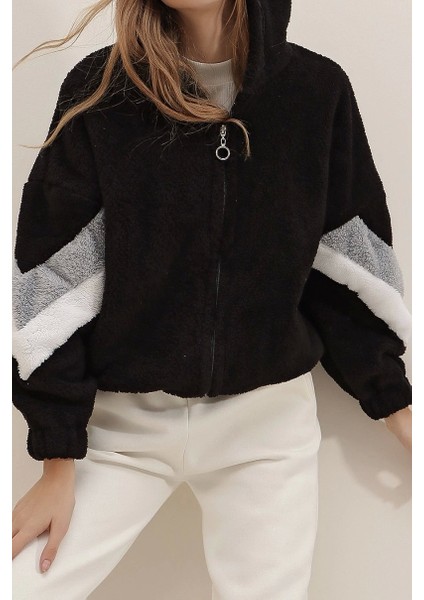 Siyah Kapüşonlu Fermuarlı Kolları Renk Bloklu Oversize Peluş Sweatshirt