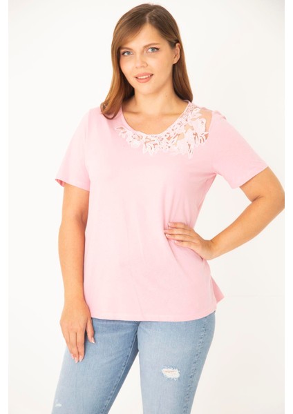 Kadın Büyük Beden Beyaz Pamuk Kumaş Dantel Detaylı Bluz 65N36937