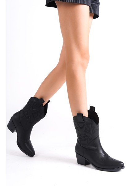 Kadın Siyah Vegan Deri Nakışlı Western Kısa Kovboy Çizme Boy