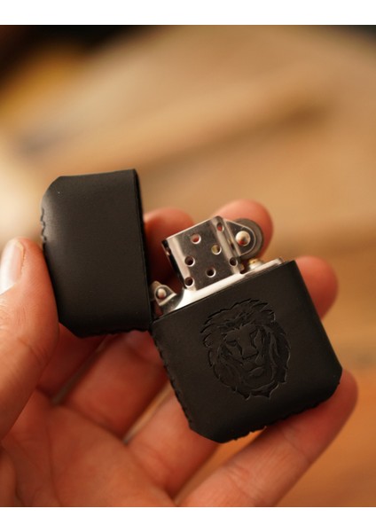 Deri Kılıflı Zippo Çakmak