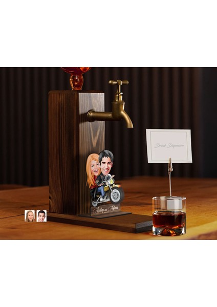 Gift Kişiye Özel Sevgililer Karikatürlü Musluklu Ahşap Viski Standı-12, Viski Çeşmesi, Doğum Günü Hediyesi, Içecek Dispenseri modelleri