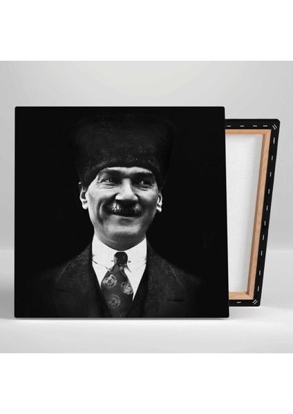 Gazi Mustafa Kemal Atatürk Gülümseyen Kalpaklı Kare Kanvas Tablo fiyatları