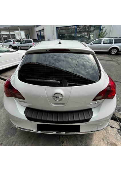 Opel Astra J 2010-2018 (Hatchback) Uyumlu Arka Tampon Eşiği Mat