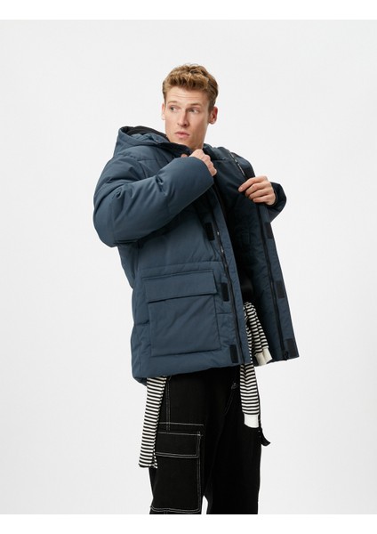 Anorak Mont Kapşonlu Cep Detaylı Baskılı Fermuarlı