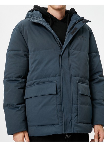 Anorak Mont Kapşonlu Cep Detaylı Baskılı Fermuarlı indirimleri