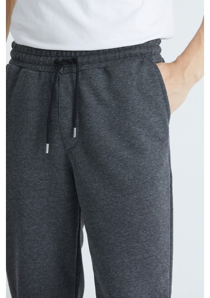 Erkek Basic 3 Iplik Regular Fit Paçası Ribanalı Eşofman Altı fırsatları