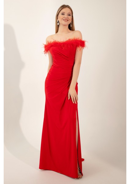 Kadın Kırmızı Otrişli Kayık Yaka Yırtmaçlı Uzun Abiye Elbise fırsatları