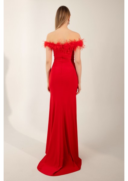 Kadın Kırmızı Otrişli Kayık Yaka Yırtmaçlı Uzun Abiye Elbise indirimleri