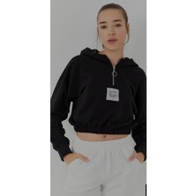 Esnoa Kadın Beli Büzgülü Kapüşonlu Yarım Fermuarlı Crop Sweatshırt