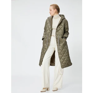 Şişme Mont Kapitone Kemerli Kapüşonlu