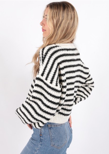 23K0345K1 Kadın Çizgili Crop Kazak fiyatları