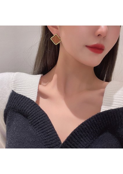 Geometrik Kare Deri Küpeler, Sade ve Çok Yönlü (Yurt Dışından) modelleri