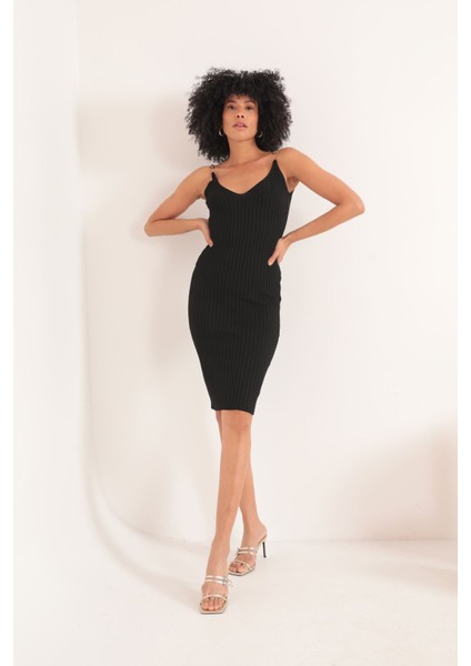 Triko Kumaş Broşlu Midi Kadın Elbise-Siyah fiyatları