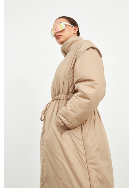 Bej Uzun Boy Boğazlı Fermuarlı Şişme Kaban fırsatları