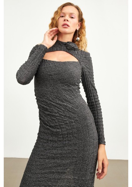 Siyah Kemer Dekolte Detaylı Elbise fırsatları