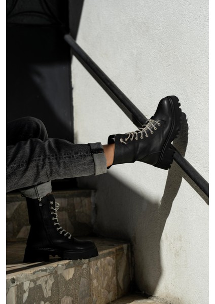 Bağcık Taş Detaylı Bot Siyah fırsatları