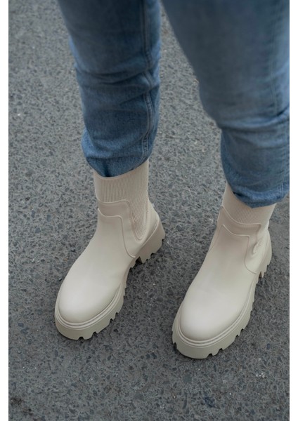 Kalın Taban Lastik Detaylı Bot Bej modelleri