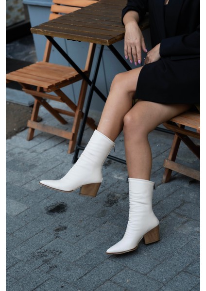 Büzgü Detaylı Topuklu Bot Bej modelleri