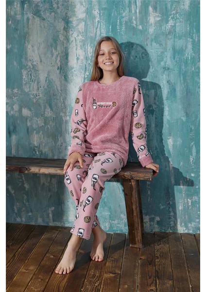 Pijama Evi Pembe Milk Desenli Kız Çocuk Peluş Pijama Takımı