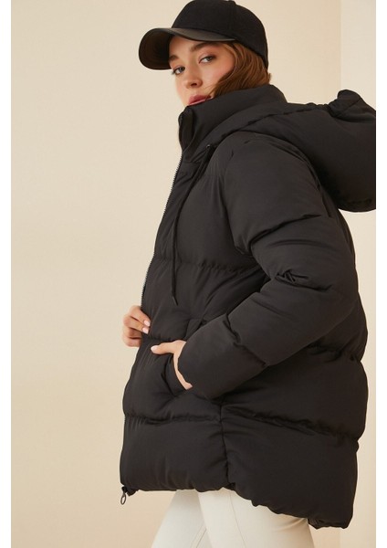 Kadın Siyah Kapüşonlu Oversize Şişme Mont modelleri