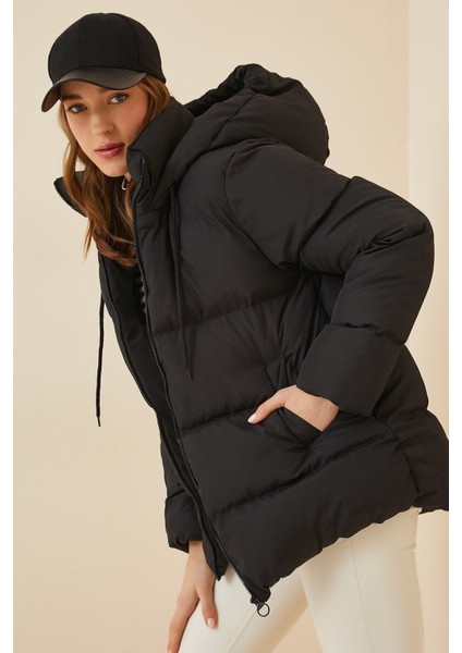 Kadın Siyah Kapüşonlu Oversize Şişme Mont fiyatları