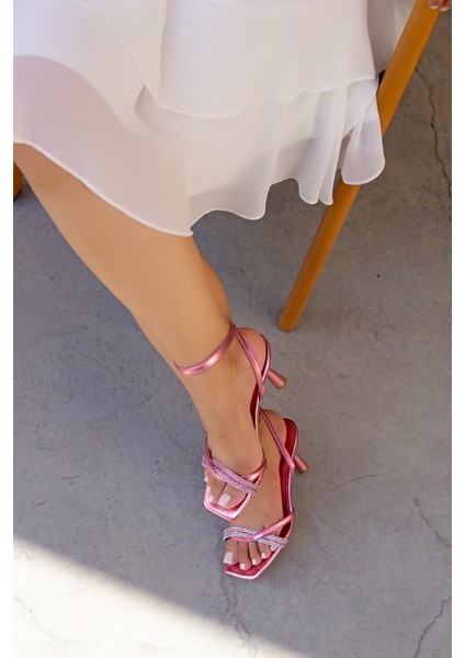 Mariner Şeker-Pembesi Taş Detaylı Kadın Topuklu Ayakkabı