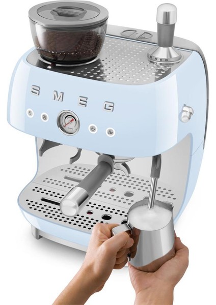 Smeg Pastel Mavi Öğütücülü Espresso Kahve Makinesi EGF03PBEU