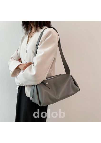 Basit ve Büyük Kapasiteli Koltuk Altı Çanta 2023 Yeni Moda Tembel Rüzgar Gelişmiş Yumuşak Deri Tek Omuz Messenger Çanta Yastık Çantası (Yurt Dışından) fiyatları