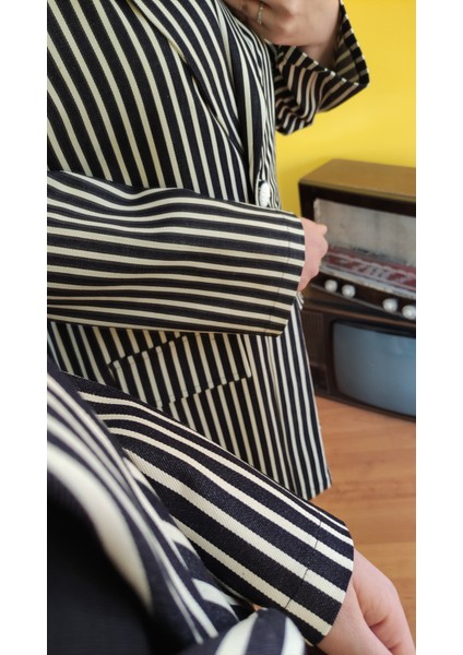 Kadın Boyuna Çizgili Beyaz Düğmeli Kot Blazer Ceket modelleri