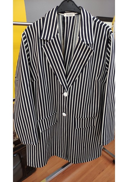 Kadın Boyuna Çizgili Beyaz Düğmeli Kot Blazer Ceket fırsatları