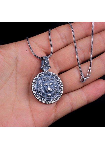 Kabartma Aslan Motifli Kalem Işleme Model 925 Ayar Kolye