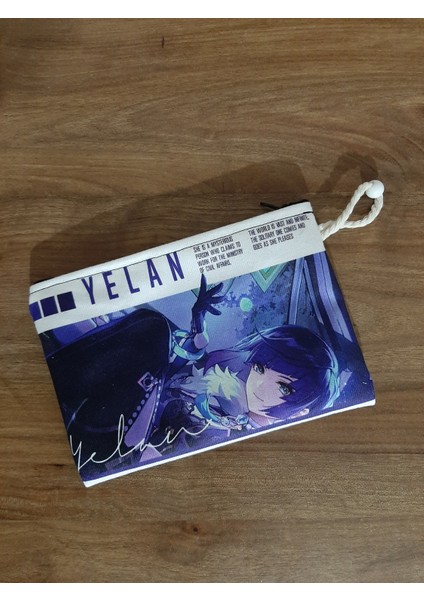Genshin Impact -Yelan Beyaz Fon Yazılı Desenli Tasarım Bez Kalemlik-Cüzdan