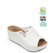 Capone Outfitters Kadın Suni Deri Platform V Toka Terlik Yaz Sezonu İçin Beyaz Konfor