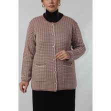 Moda Berray Y0667 Kadın Pudra-Beyaz Kareli Desenli Düğmeli Cepli Mevsimlik Anne Hırkası