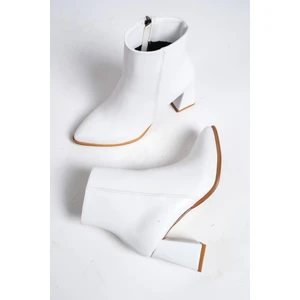 Kairobi Beyaz Mat Kalın Topuklu Bot