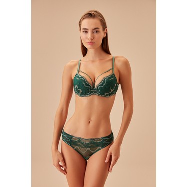 Kozoynakli blondalar soriladi Maleficent porno filmini tomosha qiling