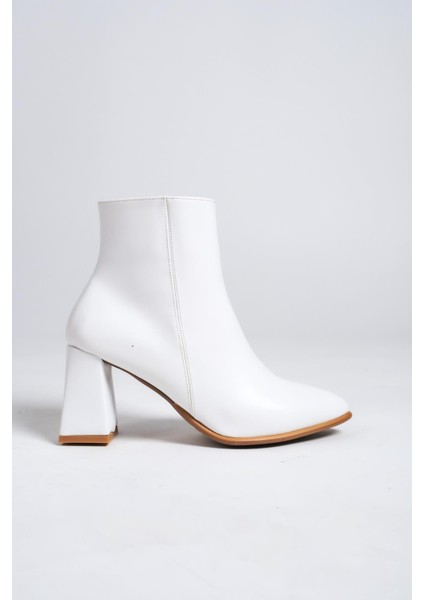 Kairobi Beyaz Mat Kalın Topuklu Bot fırsatları