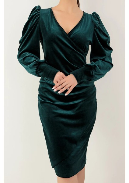 Kadın Kruvaze Yaka Büzgülü Kadife Elbise KKLF68 - Zümrüt fiyatları