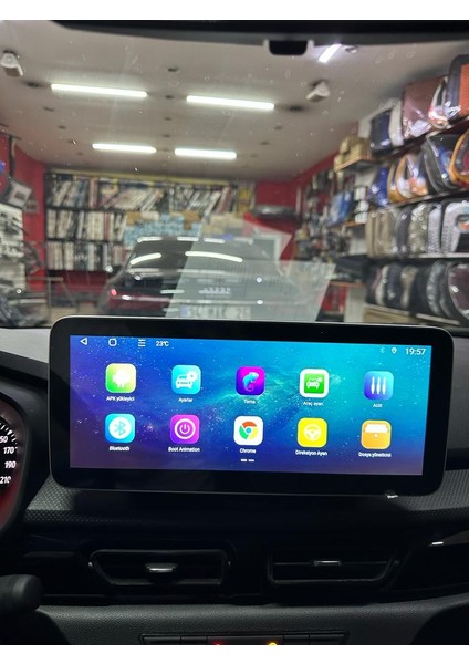 Dacia Sandero Android 12 Carplay Mercedes Model Navigasyon Multimedya - 2gb Ram 32GB HDD fiyatları