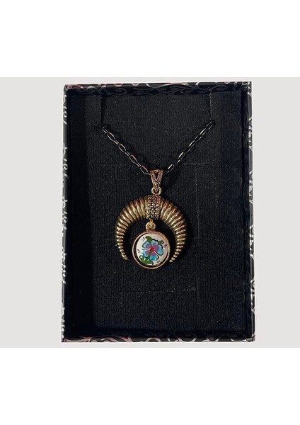 Yonca Motifli Iznik Çinili Bronz Kolye