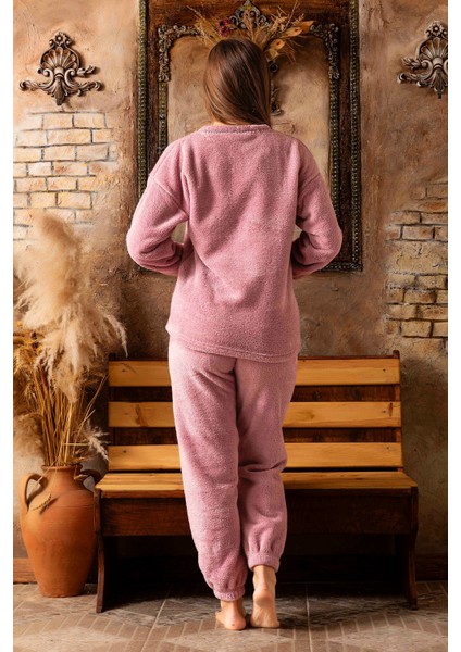Tam Peluş Kışlık Kadın Pijama Takımı- Polar Yılbaşı Pijaması modelleri